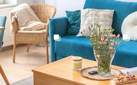 Słoneczny apartament blisko jeziora i gór